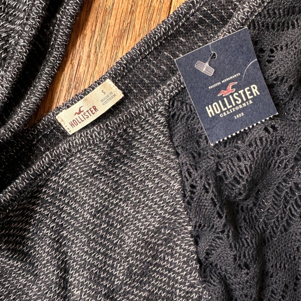 Hollister Y2K Tunic Top Womens Small Lace Sleeve Sharkbite Hem Black Gray Casual - Picture 2 of 7